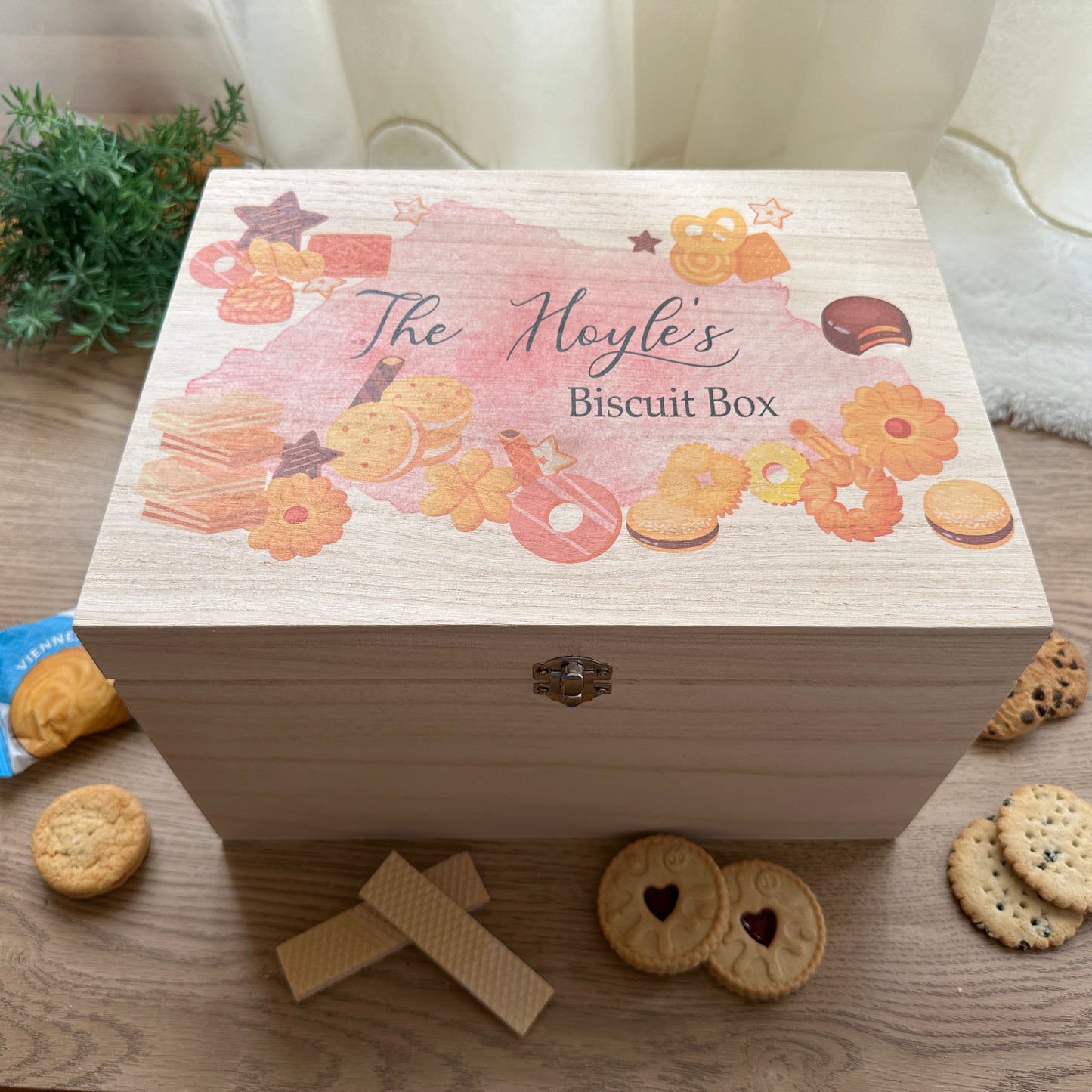 Biscuit box