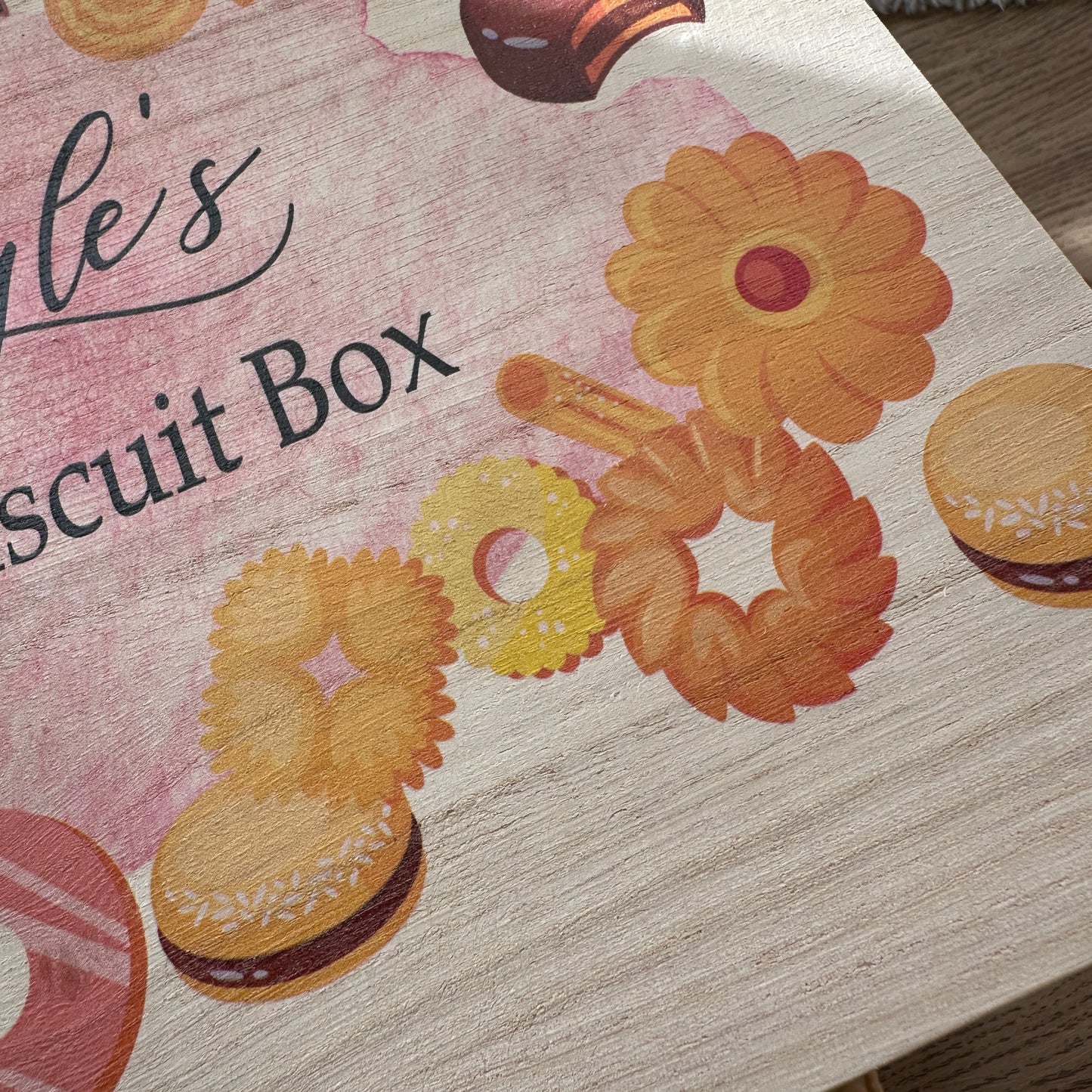 Biscuit box
