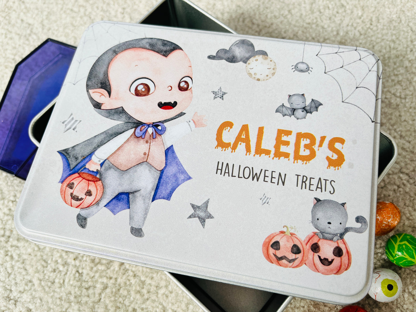 Vampire Halloween tin