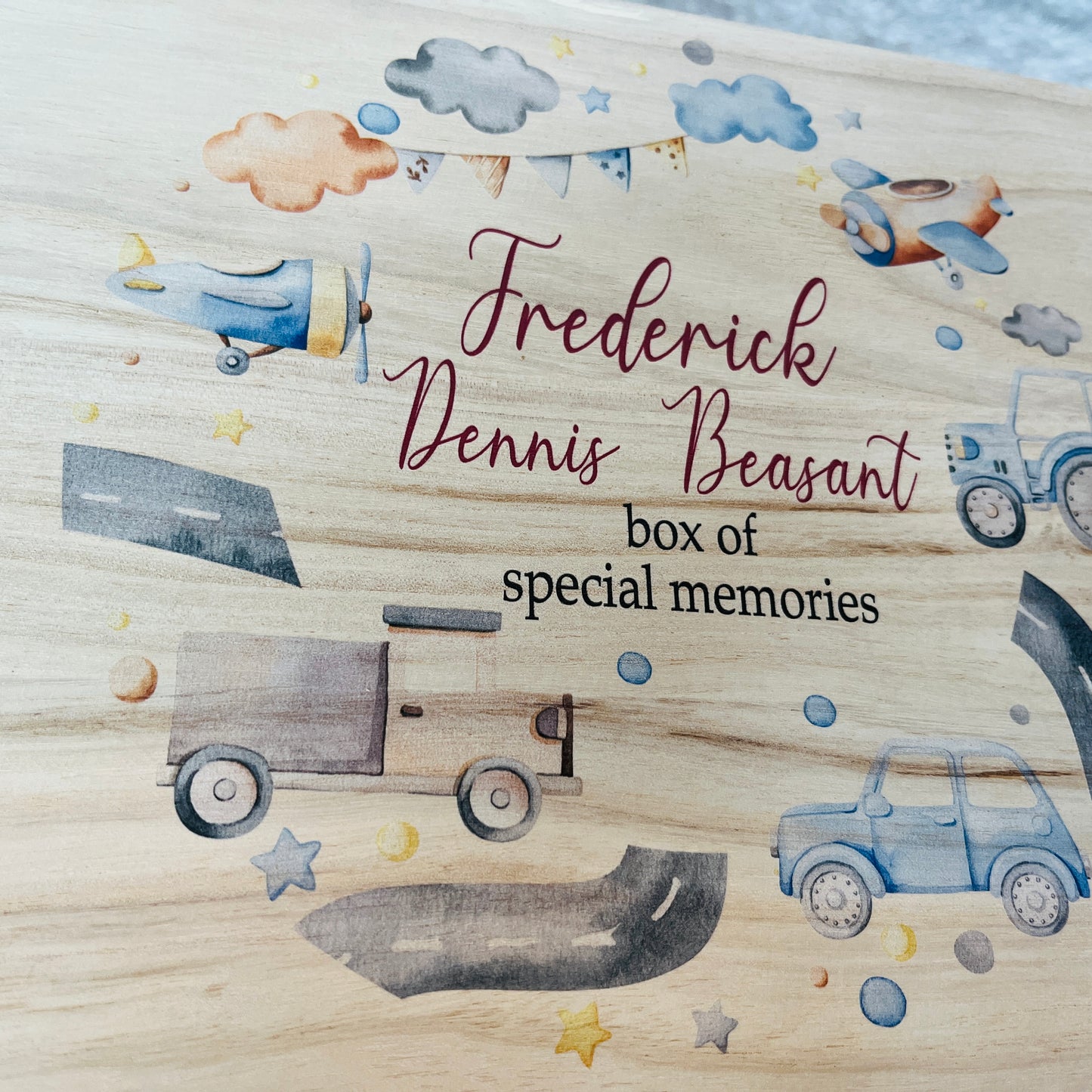 Vehicle wreath keepsake box