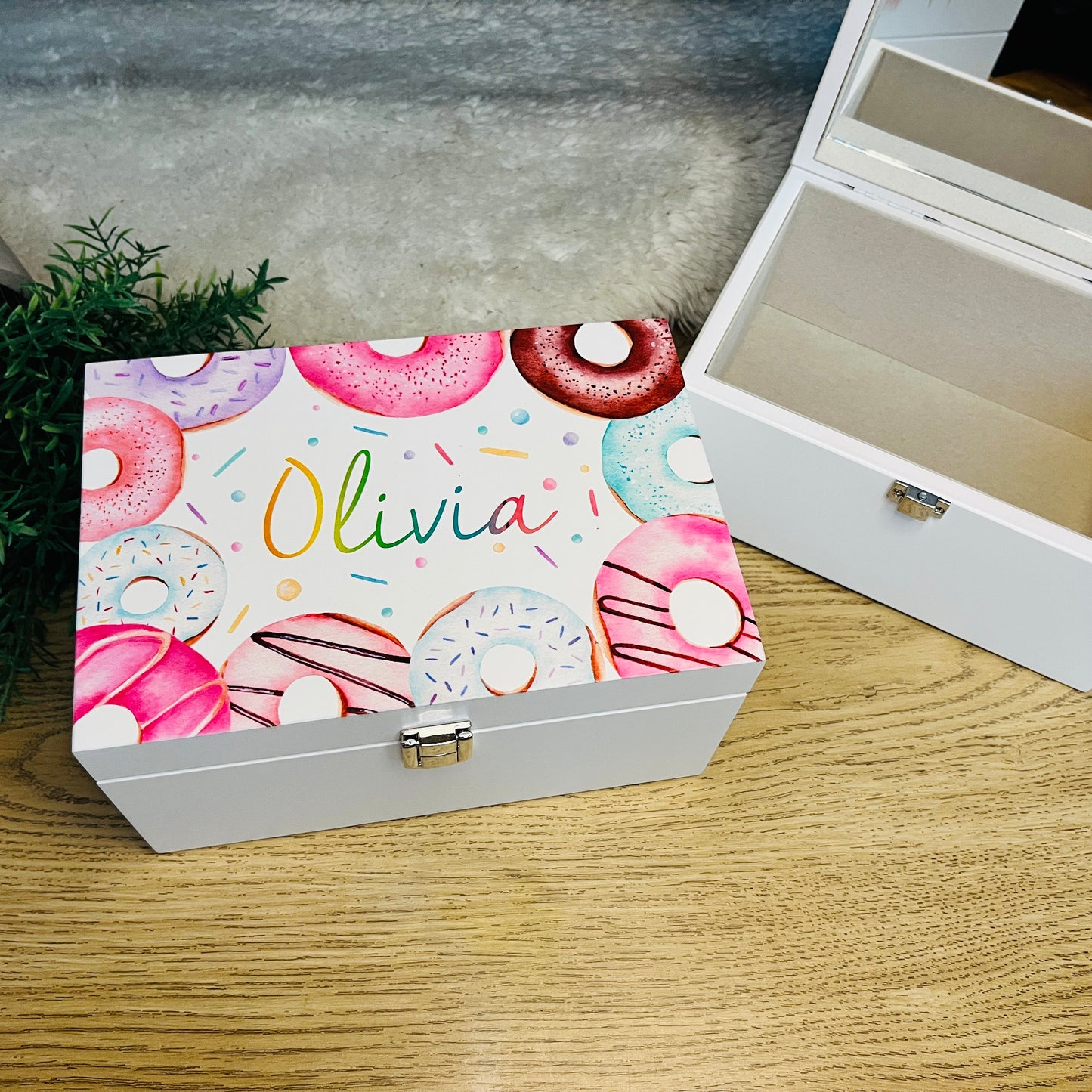 Donut luxury white jewellery box with mirror