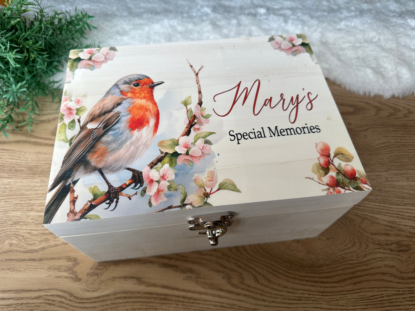 Red Robin keepsake box