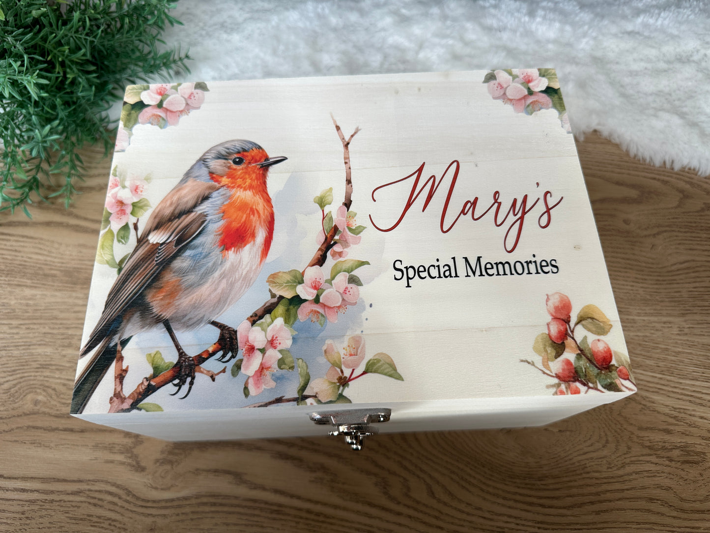 Red Robin keepsake box