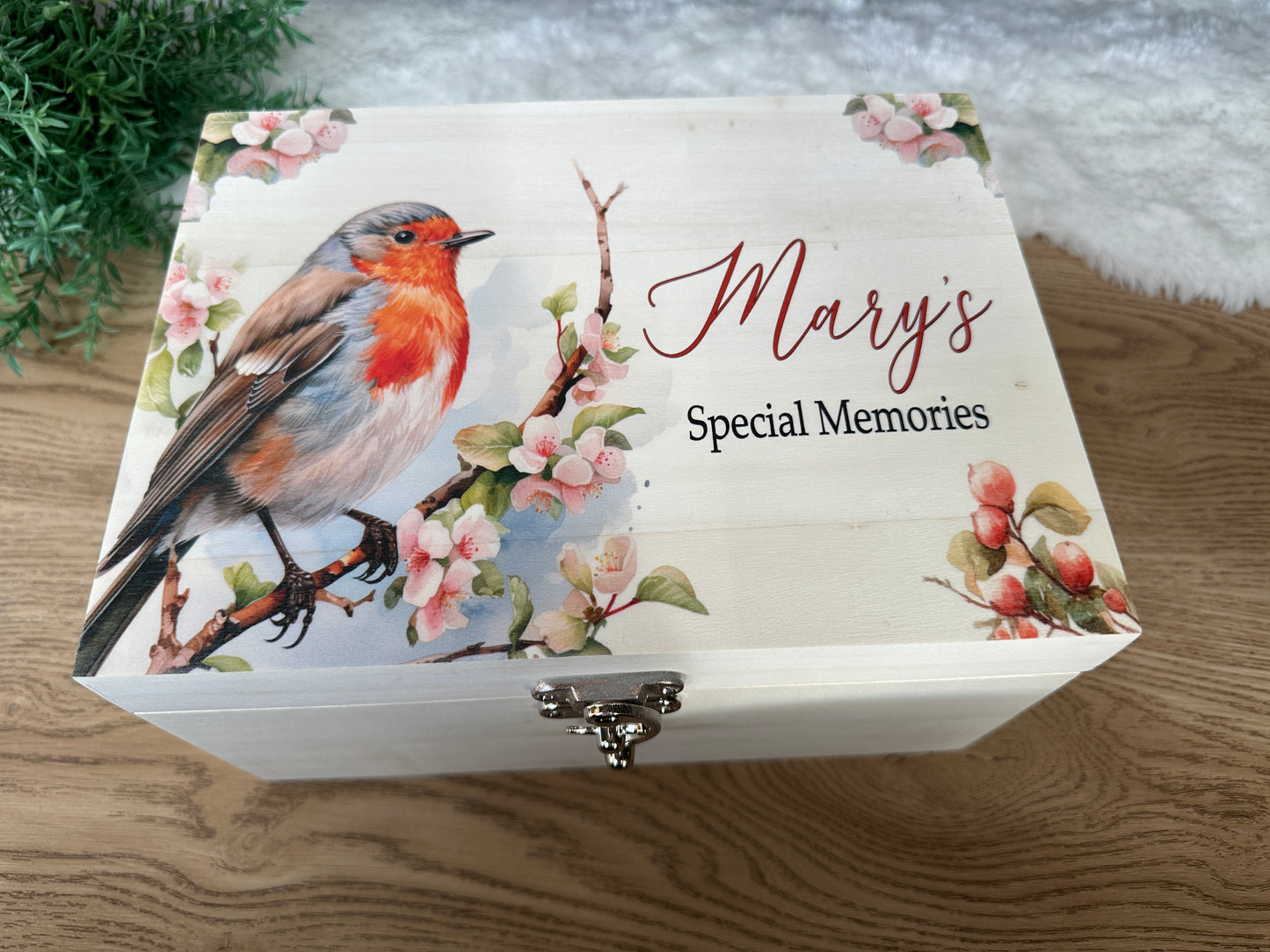Red Robin keepsake box