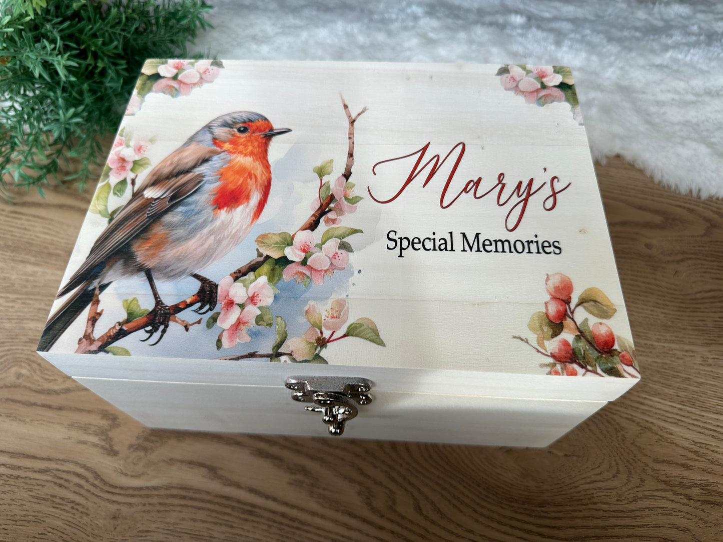 Red Robin keepsake box