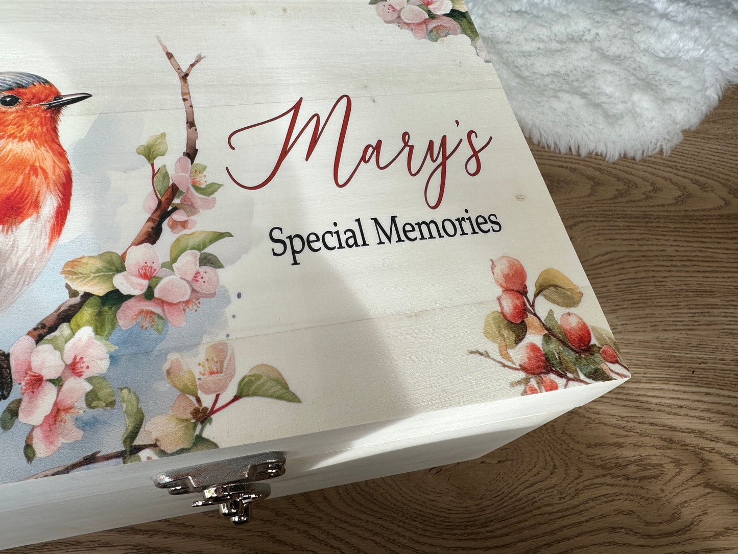 Red Robin keepsake box