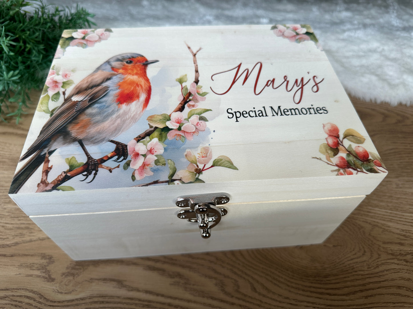 Red Robin keepsake box