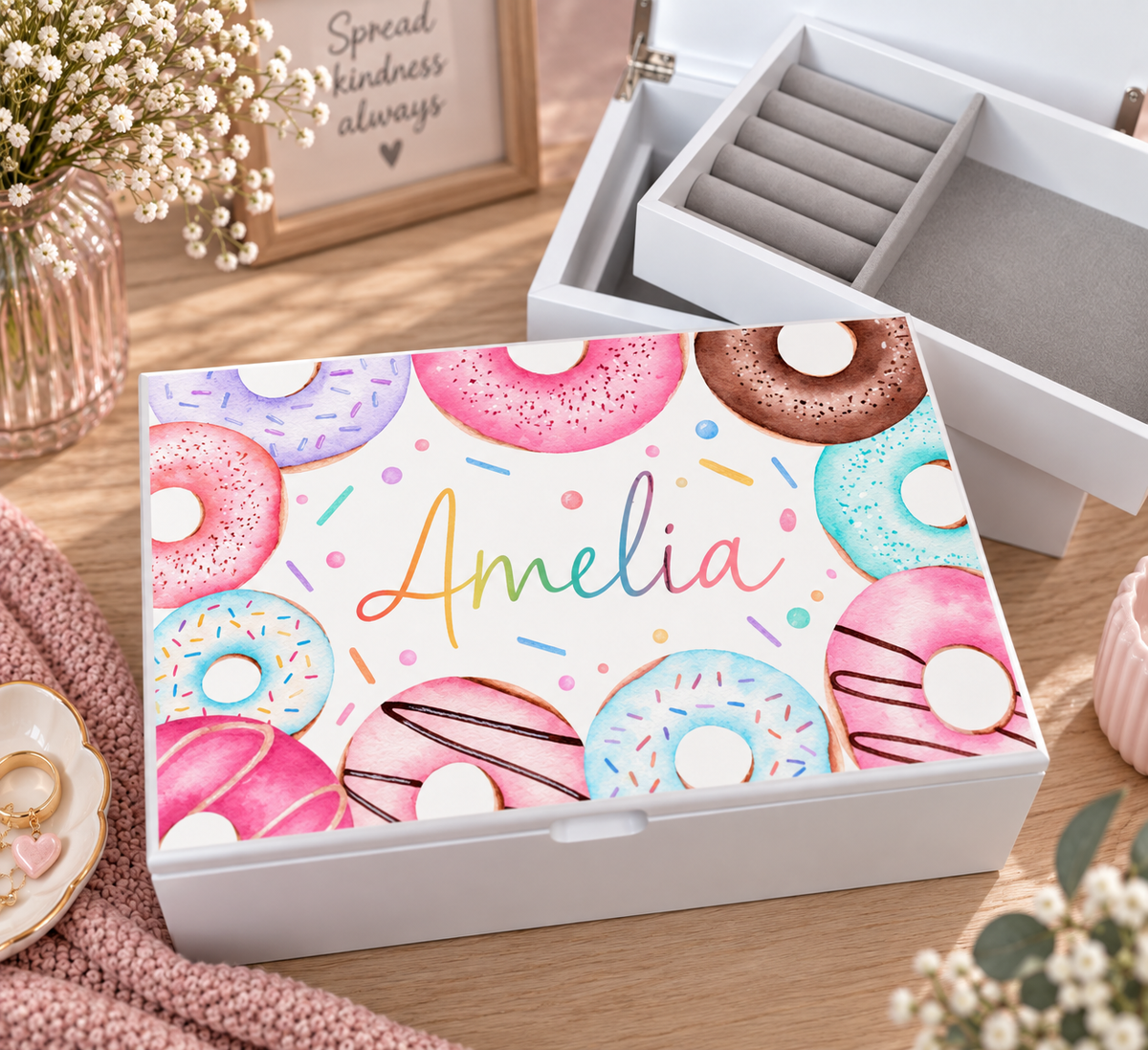 Donut luxury white jewellery box with removable compartment
