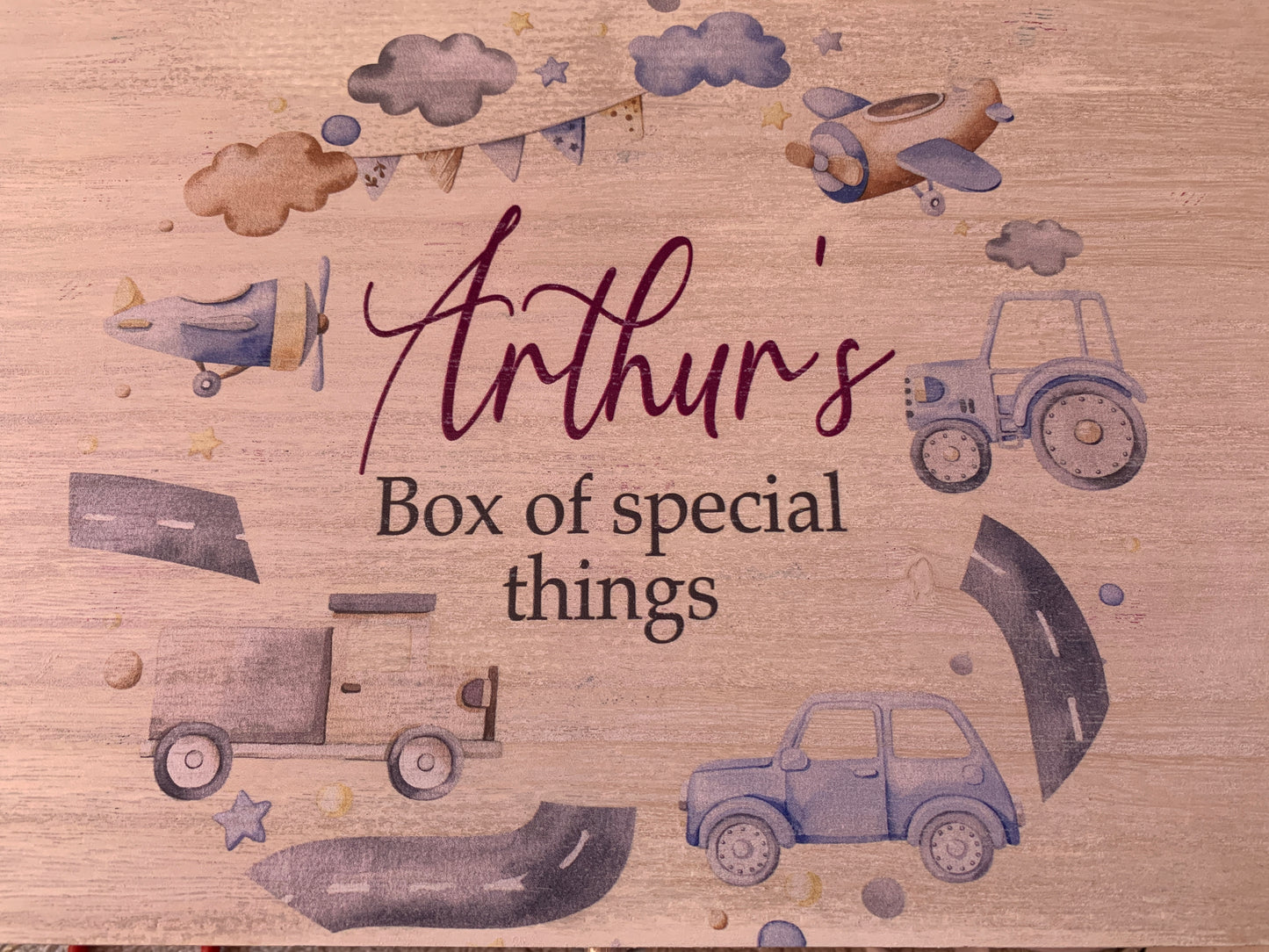 Vehicle wreath keepsake box