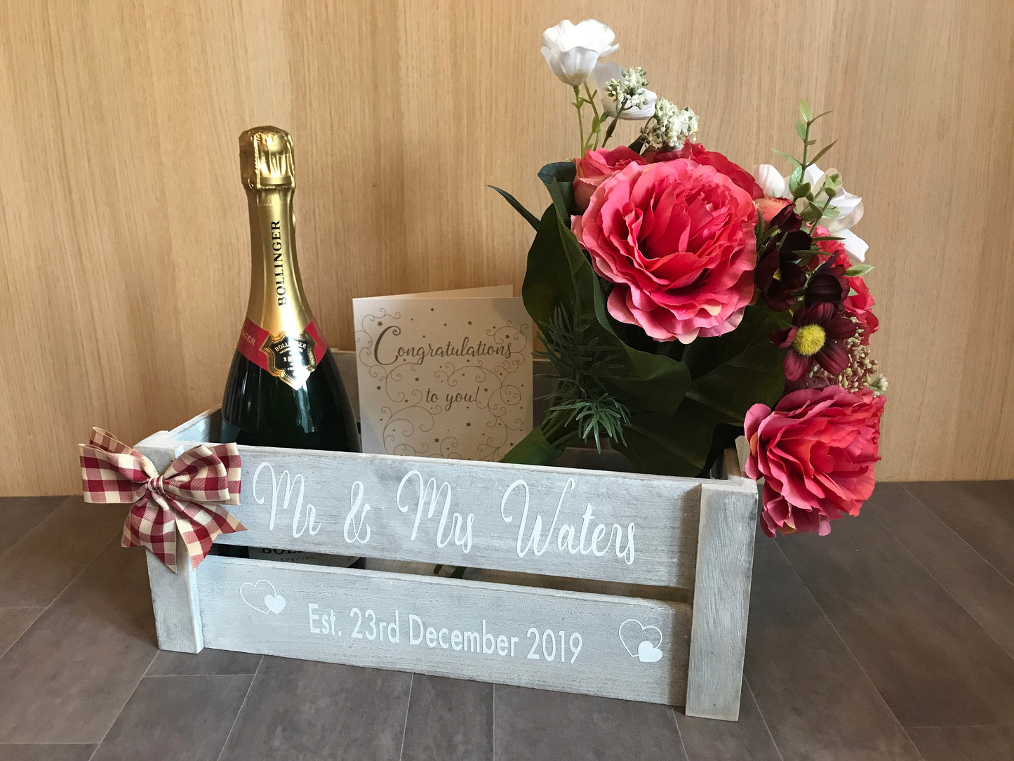 Personalised wooden wedding / Mr and Mrs / Valentines box