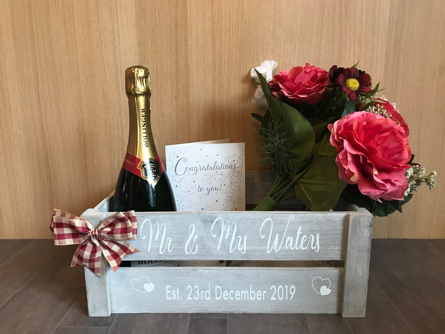 Personalised wooden wedding / Mr and Mrs / Valentines box